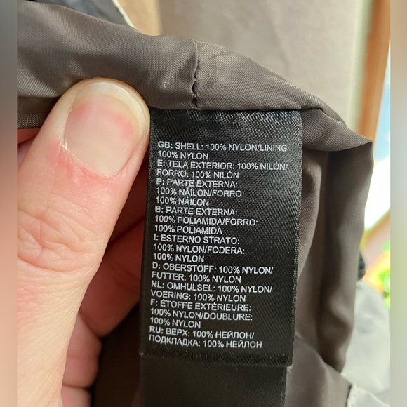 The North Face Women’s 2-piece Ski/Winter Jacket - Picture 10 of 16